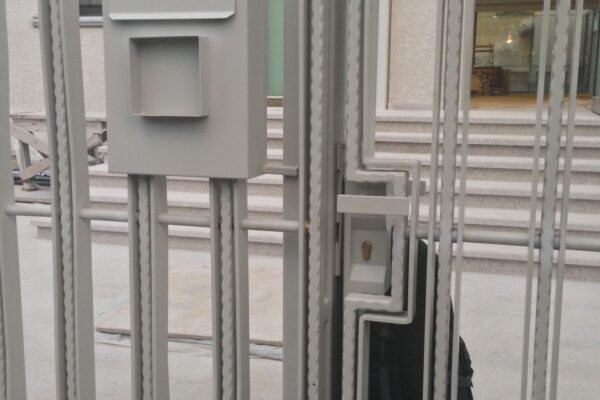 Intelligent-building-entrance-Aleea-Alexandru Intelligent-building-entrance-Aleea-Alexandru