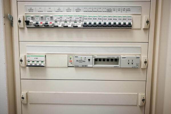 Electric-panel-automation-intelligent-building-Aleea-Alexandru Electric-panel-automation-intelligent-building-Aleea-Alexandru