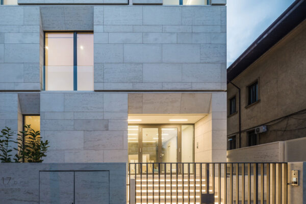 Iluminat-inteligent-exterior-smart-home-Mora Iluminat-inteligent-exterior-smart-home-Mora