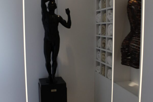 Iluminat-inteligent-led-Apartamentul-alb