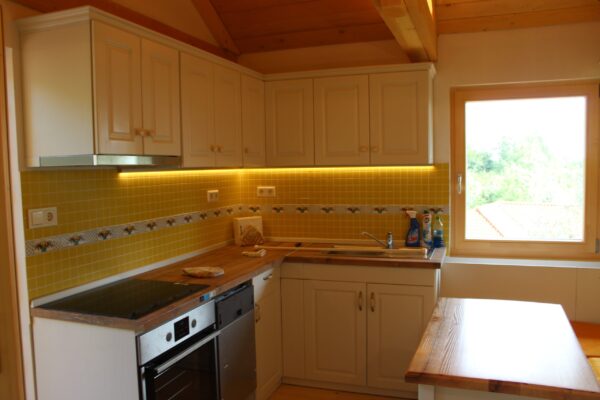 Smart-Home-kitchen-led-lighting-wooden-holiday-house-Cornu Smart-Home-kitchen-led-lighting-wooden-holiday-house-Cornu