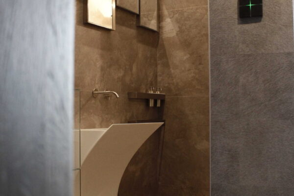 Smart-Home-iluminat-baie-Penthouse-Z