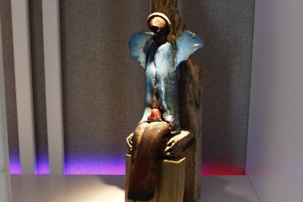 Spot-statuie-Apartamentul-alb