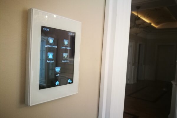 Touch-panel-Zennio-Z41-Apartament-T
