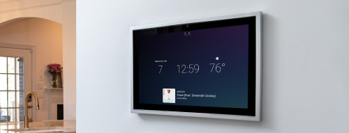 Touchscreen T5 de la Control4 pentru controlul sistemelor instalate intr-o casa inteligenta