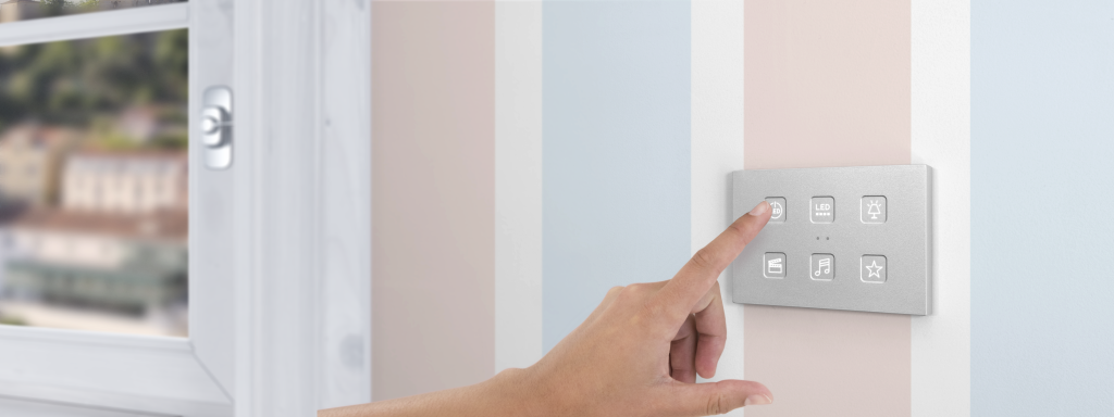 Control smart home keypad Zennio