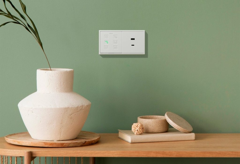 Seria ZS70 - rama cu intrerupator inteligent Tecla si priza USB