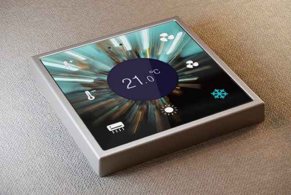 Flat RGB 70 Display de la Zennio - control personalizat in format 70x70