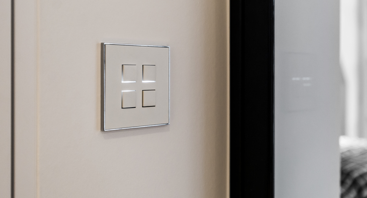 Select cu iluminare LED discretă, pentru orientare și feedback vizual